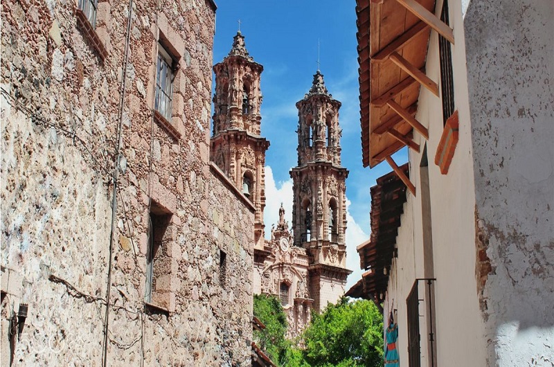 Habibi World Travel-ROUTE-TTaxco-de-Alarcón https://habibi-world-travel-agency.com/